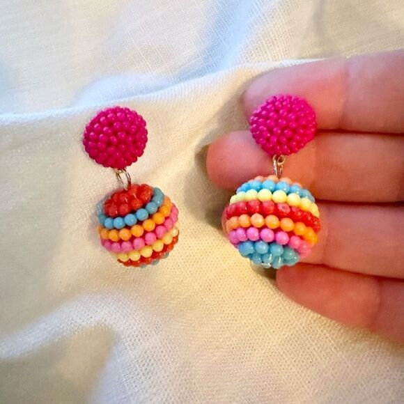 Hot pink and multicolor beaded earrings ￼ - Picture 3 of 4
